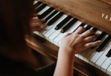 Effective ways for adults and seniors to learn playing piano